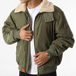 Les meilleures critiques de ✔️ Veste Bomber Bombardier Col Mouton Vert Kaki de Bombers Original 🔥