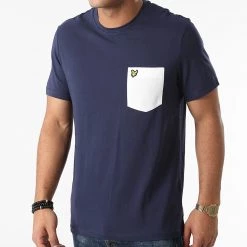 Sortie 😀 Tee 👕 Shirt Poche TS831VOG Bleu Marine de Lyle And Scott ⭐