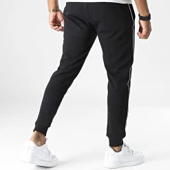Les meilleures critiques de 🥰 Pantalon Jogging TR1483OGSP Noir de Lyle And Scott 😀 -Tenue De Sport Soldes lyle and scott 327786 TR1483OGSP JET BLACK 20220715T094505 04