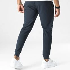 Offres 🔔 Pantalon Jogging TR1483OGSP Bleu Marine de Lyle And Scott ✔️ -Tenue De Sport Soldes lyle and scott 327788 TR1483OGSP DARK NAVY 20220715T094623 04