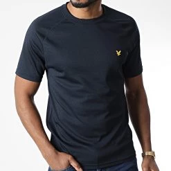 Offres 🎁 Tee 👕 Shirt Core Raglan Bleu Marine de Lyle And Scott 🛒 6 Offres 🎁 Tee 👕 Shirt Core Raglan Bleu Marine de Lyle And Scott 🛒 -Tenue De Sport Soldes lyle and scott 343052 TS1270SPC DARK NAVY 20221021T152213 03