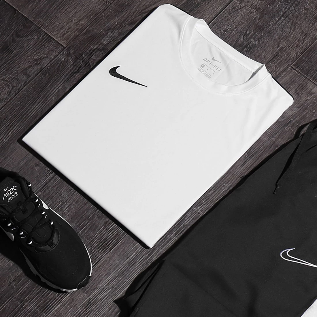 Meilleure vente ✨ Tee 👚 Shirt Dri-FIT Blanc de Nike 🔥 4 Meilleure vente ✨ Tee 👚 Shirt Dri-FIT Blanc de Nike 🔥 – Image 4