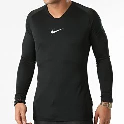 Grosses soldes 🤩 Tee 👕 Shirt Manches Longues Col V Dri-FIT Noir de Nike 👍