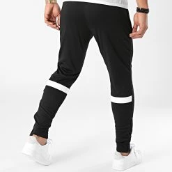 Tout neuf 💯 Pantalon Jogging Dri-FIT Noir de Nike 🎁 7 Tout neuf 💯 Pantalon Jogging Dri-FIT Noir de Nike 🎁 -Tenue De Sport Soldes nike 290461 CW6122 010 20211105T150019 04