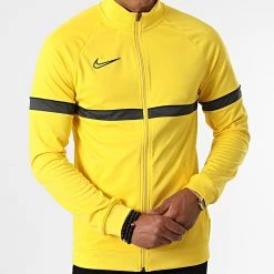 Vente flash 👏 Veste Zippée Dri Fit Jaune de Nike 🥰 -Tenue De Sport Soldes nike 330430 CW6113 719 20220811T150643 03