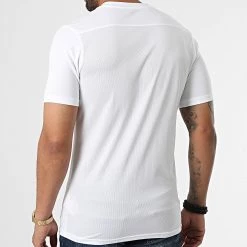 Budget 😍 Tee 👕 Shirt Classic Logo Blanc Rouge de Nike 🎁 -Tenue De Sport Soldes nike 332878 BV6708 103 20220819T141017 04