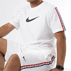 Meilleur prix 🥰 Tee 👚 Shirt A Bandes Sportswear Repeat Logo Blanc de Nike 🔥 -Tenue De Sport Soldes nike 340653 DM4685 101 20220926T153305 03