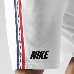 Les meilleures critiques de ⭐ Short Jogging A Bandes Blanc de Nike 💯 -Tenue De Sport Soldes nike 340678 DR9973 100 20220927T135032 02