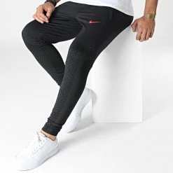 Sortie 👍 Pantalon Jogging Liverpool FC DJ8543 Noir de Nike ✨ -Tenue De Sport Soldes nike 343680 DJ8543 012 20221108T140737 03