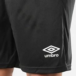 Meilleure vente 🔥 Short Jogging 485420-60 Noir de Umbro ✔️ -Tenue De Sport Soldes umbro 207361 485420 60 203 20191227T111421 03