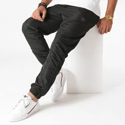 Nouveau ✔️ Pantalon Jogging 806190-60 Noir de Umbro 👍 -Tenue De Sport Soldes umbro 230017 806190 60 8 20200907T170845 03