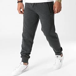 Promo 🎁 Pantalon Jogging 648611-60 Gris Anthracite Chiné de Umbro 🤩