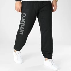 Budget 🧨 Pantalon Jogging 771840-60 Noir de Umbro ✨