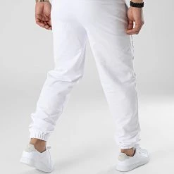 Le moins cher 🔔 Pantalon Jogging 771840-60 Blanc de Umbro 🛒 7 Le moins cher 🔔 Pantalon Jogging 771840-60 Blanc de Umbro 🛒 -Tenue De Sport Soldes umbro 305671 771840 60 33 20220301T122208 04