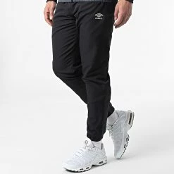 Acheter 😀 Ensemble De Survetement 889950-60 Noir de Umbro 🌟 -Tenue De Sport Soldes umbro 307784 889950 60 8 20220310T155501 04