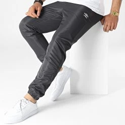Promo 🥰 Pantalon Jogging 890550-60 Gris Anthracite de Umbro ⭐ -Tenue De Sport Soldes umbro 308063 890550 60 122 20220509T154324 03