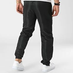 Offres 🎁 Pantalon Jogging 890550-60 Noir de Umbro 🎉 -Tenue De Sport Soldes umbro 308065 890550 60 8 20220502T154901 04