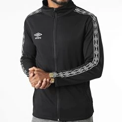 Bon marché ⭐ Veste Zippée A Bandes Unlined 647770-60 Noir de Umbro ✔️ -Tenue De Sport Soldes umbro 330910 647770 60 81 20220811T154939 03