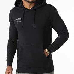 Meilleure vente 🤩 Sweat Capuche 802060-60 Noir de Umbro 🔥 -Tenue De Sport Soldes umbro 330914 802060 60 8 20220811T160457 03