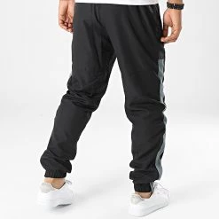 Tout neuf ❤️ Pantalon Jogging 908320-60 Noir de Umbro 🎁 -Tenue De Sport Soldes umbro 330933 908320 60 8 20220804T161820 04