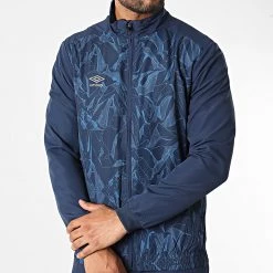 Bon marché 👏 Ensemble Veste Zippée Et Pantalon Jogging 908340-60 Bleu Marine de Umbro 💯 -Tenue De Sport Soldes umbro 330936 908340 60 10 20220805T105402 03