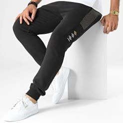 Tout neuf ✔️ Pantalon Jogging 909010-60 Noir de Umbro ✔️ -Tenue De Sport Soldes umbro 334003 909010 60 8 20220829T155424 03