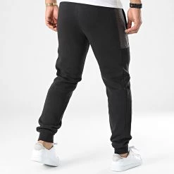 Tout neuf ✔️ Pantalon Jogging 909010-60 Noir de Umbro ✔️ -Tenue De Sport Soldes umbro 334003 909010 60 8 20220829T155426 04